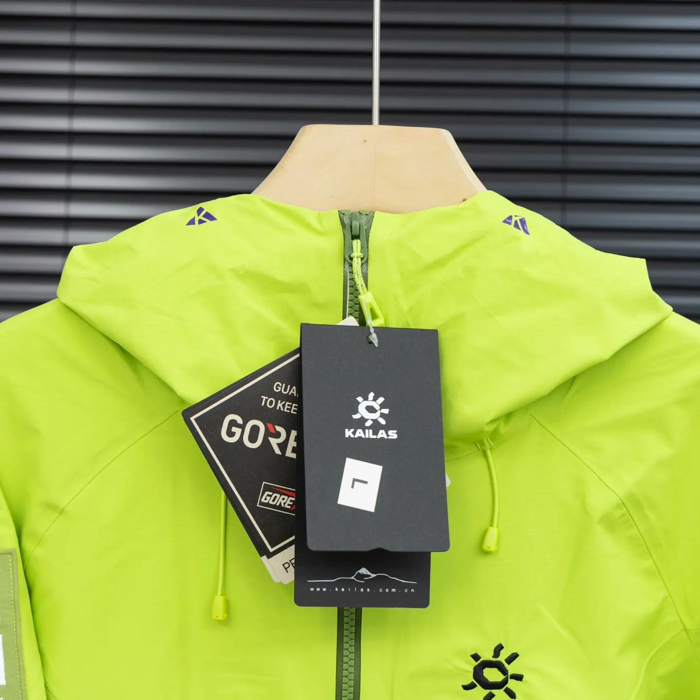 （ ） ： KAILAS MONT Q 60 Breathable ： Size：S-XXL ：GORE-TEX ： Same Style